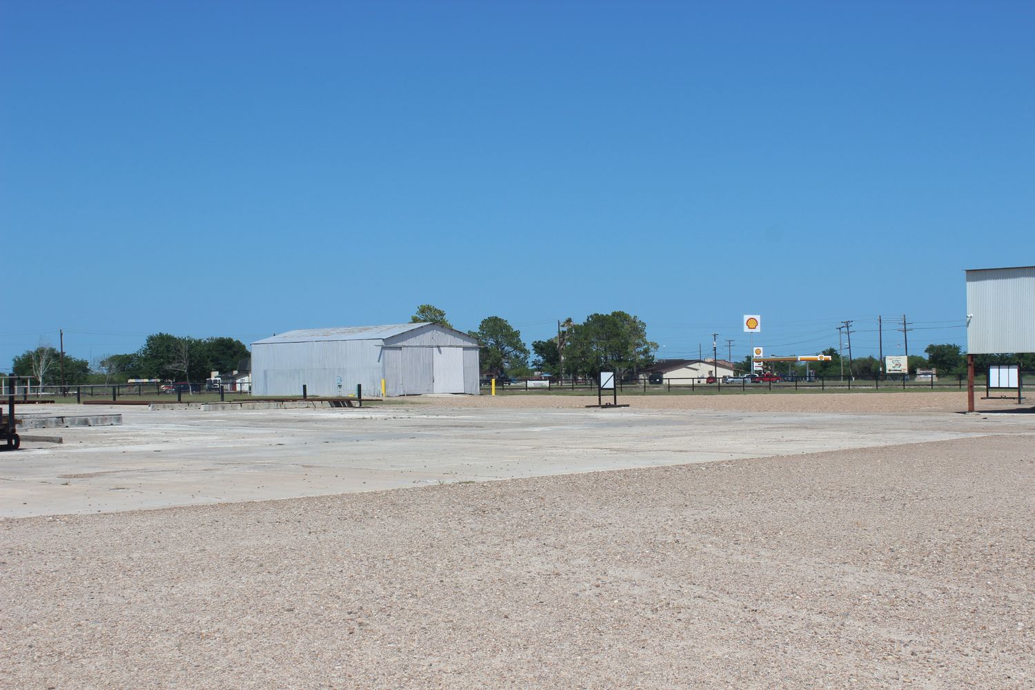 6256 SW Moody St, Victoria, TX 77905